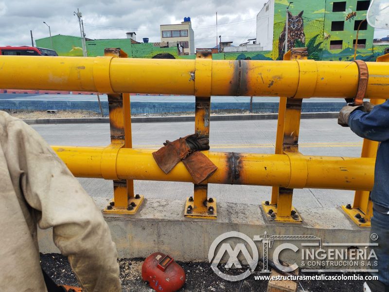 Revise los cordones de unión listos para inspección y protección anticorrosiva bajo control profesional en Bogotá, Colombia. Montajes, Ingeniería y Construcción. MIC SAS.