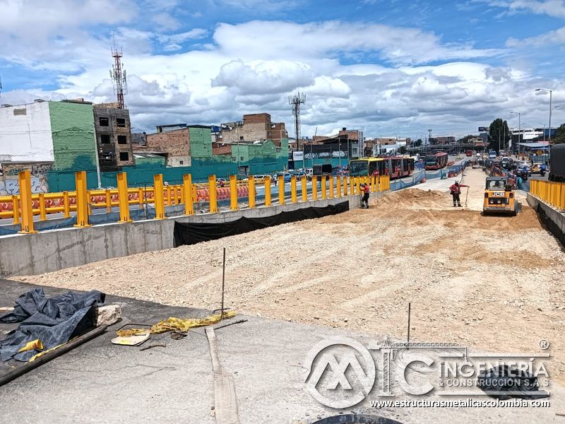 Visualice la distribución de agregado para conformar la rampa del corredor elevado con criterio técnico en Bogotá, Colombia. Montajes, Ingeniería y Construcción. MIC SAS.