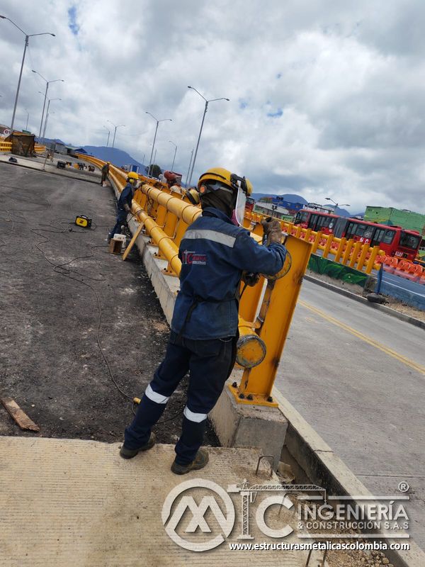 Analice el pulido de la placa terminal antes de aplicar el recubrimiento final con solidez constructiva en Bogotá, Colombia. Montajes, Ingeniería y Construcción. MIC SAS.