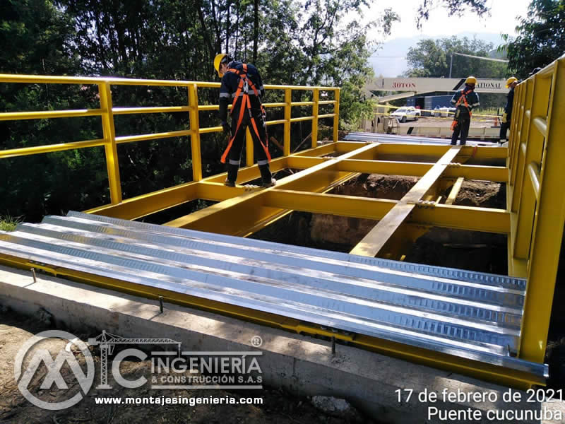 Construcciones metálicas para estructuras de puentes vehiculares en acero en Bogotá, Colombia. Montajes, Ingeniería y Construcción. MIC SAS