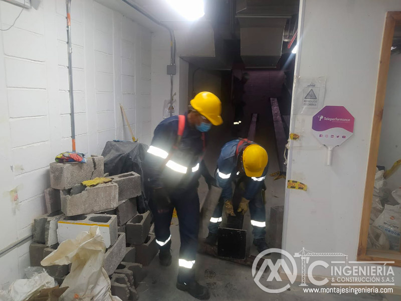 Estructuras de escaleras metálicas para instalaciones industriales en Bogotá, Colombia. Montajes, Ingeniería y Construcción. MIC SAS Estructuras de escaleras metálicas para instalaciones industriales en Bogotá, Colombia. Montajes, Ingeniería y Construcción. MIC SAS