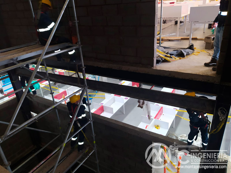 Estructuras de escaleras metálicas para instalaciones industriales en Bogotá, Colombia. Montajes, Ingeniería y Construcción. MIC SAS Estructuras de escaleras metálicas para instalaciones industriales en Bogotá, Colombia. Montajes, Ingeniería y Construcción. MIC SAS
