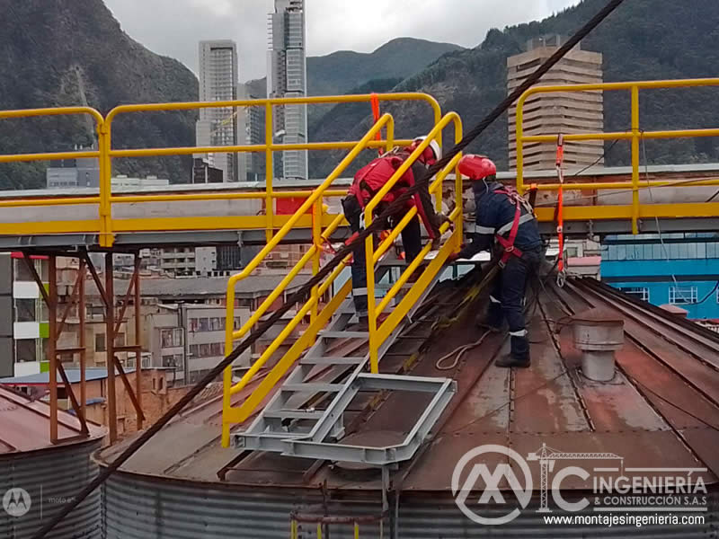 Estructuras de escaleras metálicas para instalaciones industriales en Bogotá, Colombia. Montajes, Ingeniería y Construcción. MIC SAS
