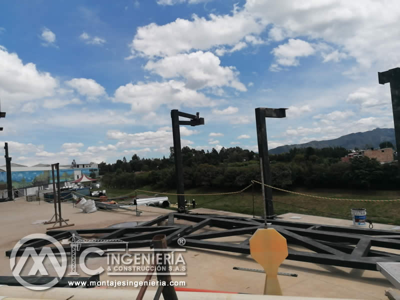 Detalle, montaje e imágenes de estructuras metálicas en Bogotá, Colombia. Montajes, Ingeniería y Construcción. MIC SAS.