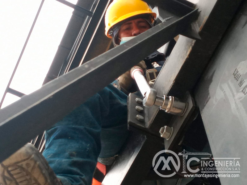 Construcciones en acero para el Montaje de una Estructura Industrial en Bogotá, Colombia. Montajes, Ingeniería y Construcción. MIC SAS Construcciones en acero para el Montaje de una Estructura Industrial en Bogotá, Colombia. Montajes, Ingeniería y Construcción. MIC SAS