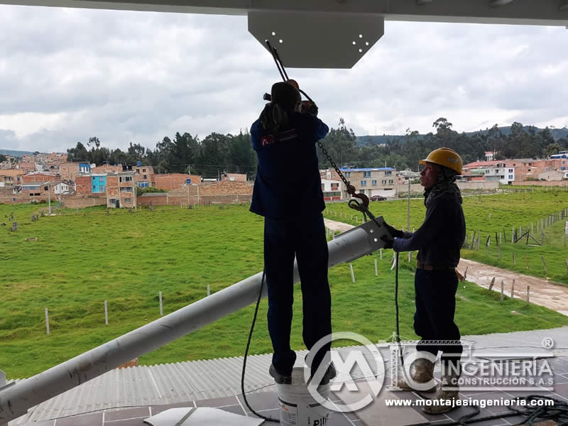 Izaje de cargas pesadas en construcciones de estructuras metálicas para edificios en Bogotá, Colombia. Montajes, Ingeniería y Construcción. MIC SAS. Izaje de cargas pesadas en construcciones de estructuras metálicas para edificios en Bogotá, Colombia. Montajes, Ingeniería y Construcción. MIC SAS.