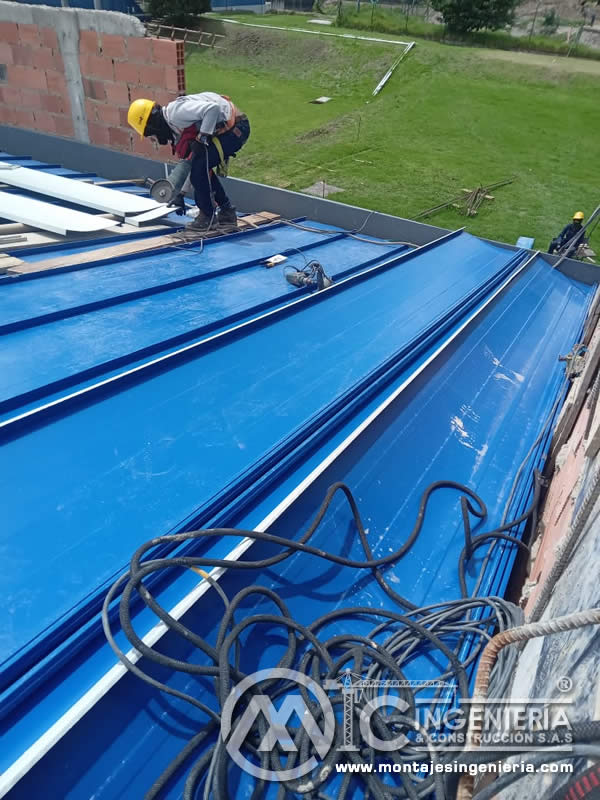 Estructuras metálicas para techos y construcciones de mezzanines metálicos en Bogotá, Colombia. Montajes, Ingeniería y Construcción. MIC SAS. Estructuras metálicas para techos y construcciones de mezzanines metálicos en Bogotá, Colombia. Montajes, Ingeniería y Construcción. MIC SAS.