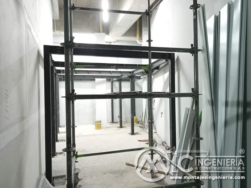 Mezzanines, entrepisos y entresuelos metálicos con estructura en acero en Bogotá, Colombia. Montajes, Ingeniería y Construcción. MIC SAS.