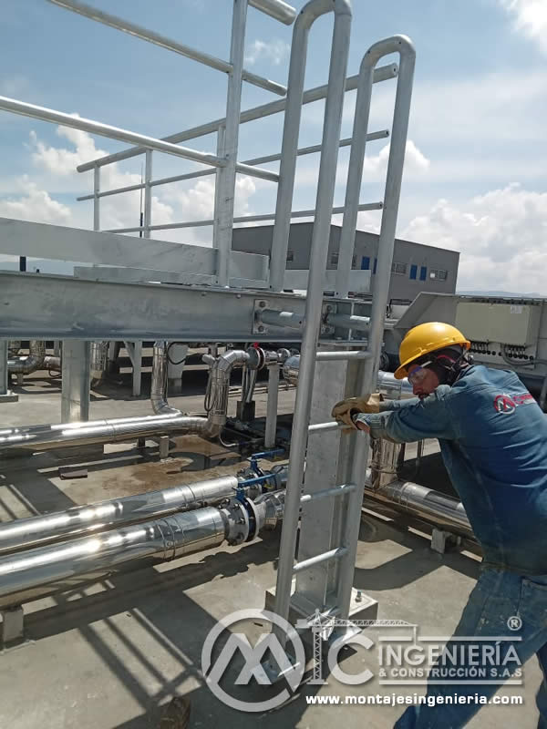 Estructuras metálicas industriales para planta de tratamiento de aguas residuales en Bogotá, Colombia. Montajes, Ingeniería y Construcción. MIC SAS.