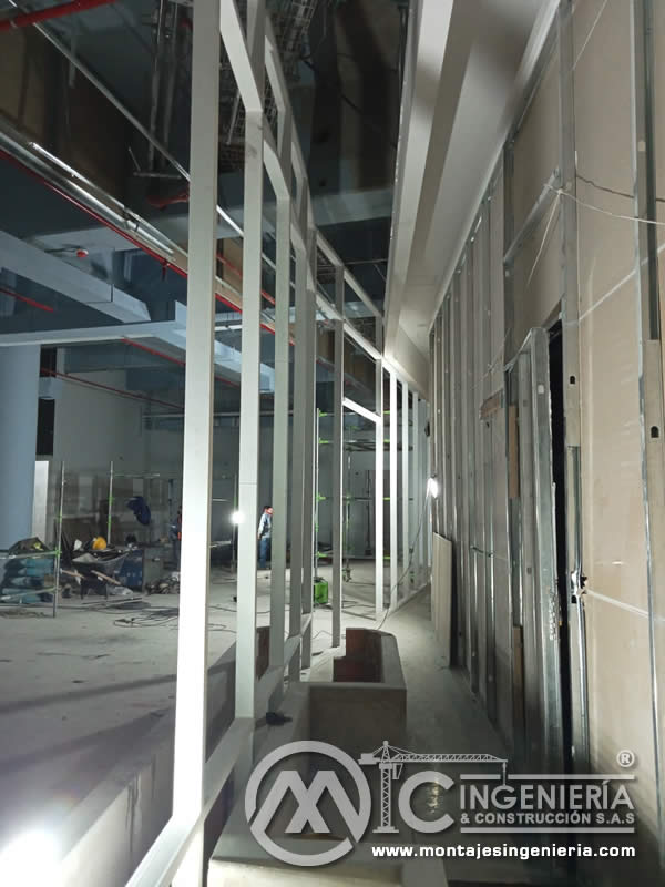 Estructuras metálicas y construcciones en acero para centros comerciales en Bogotá, Colombia. Montajes, Ingeniería y Construcción. MIC SAS. Estructuras metálicas y construcciones en acero para centros comerciales en Bogotá, Colombia. Montajes, Ingeniería y Construcción. MIC SAS.
