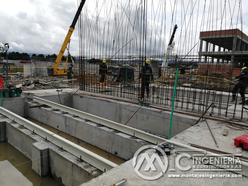 Estructuras y amarre de varillas para pisos de concreto y bases de estructuras metálicas en Bogotá, Colombia. Montajes, Ingeniería y Construcción. MIC SAS