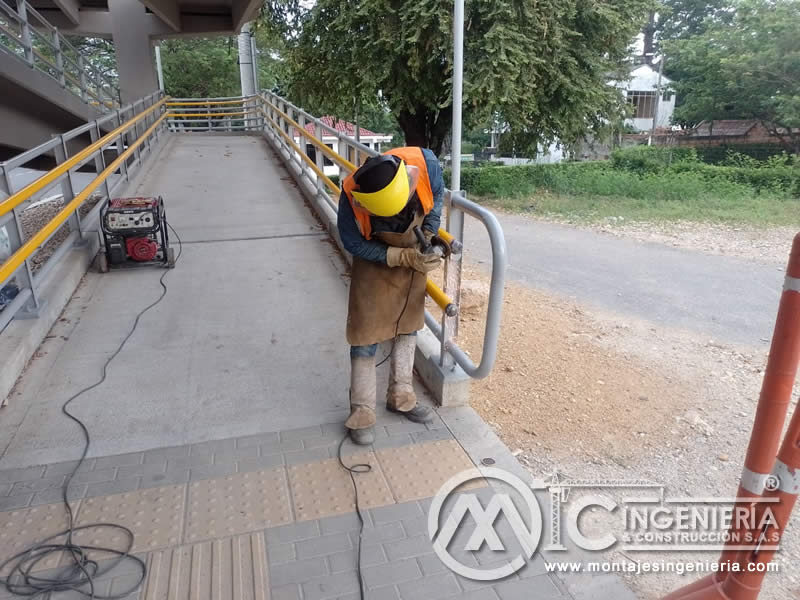 Diseño, Fabricación y Montaje de Puentes Peatonales en Concreto con Estructura Metálica en Bogotá, Colombia. Montajes, Ingeniería y Construcción. MIC SAS. Diseño, Fabricación y Montaje de Puentes Peatonales en Concreto con Estructura Metálica en Bogotá, Colombia. Montajes, Ingeniería y Construcción. MIC SAS.