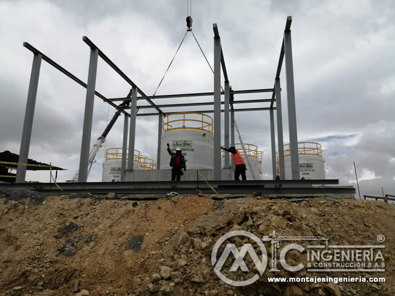 Construcción de estructuras arriostradas y cerchas metálicas en acero en Bogotá, Colombia. Montajes, Ingeniería y Construcción. MIC SAS