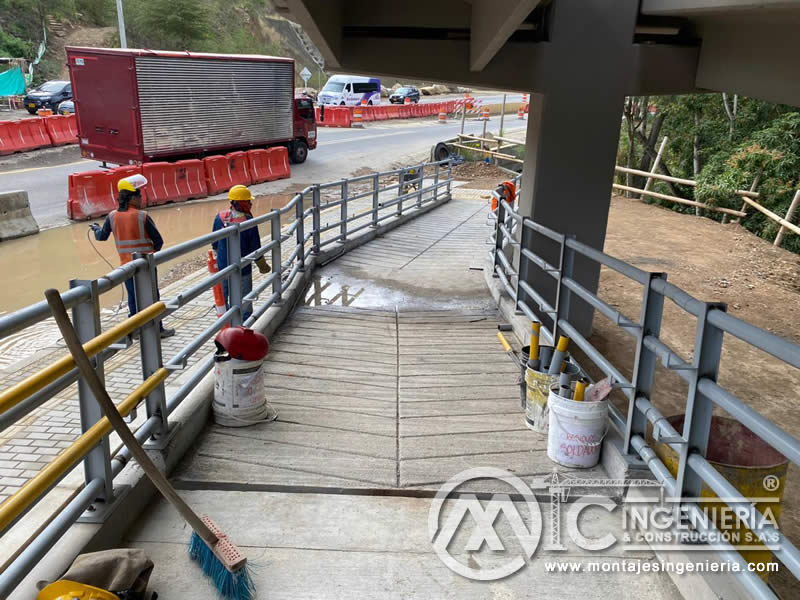 Construcción de puentes y pasarelas peatonales con materiales metálicos en Bogotá, Colombia. Montajes Ingeniería y Construcción. MIC SAS. Construcción de puentes y pasarelas peatonales con materiales metálicos en Bogotá, Colombia. Montajes Ingeniería y Construcción. MIC SAS.