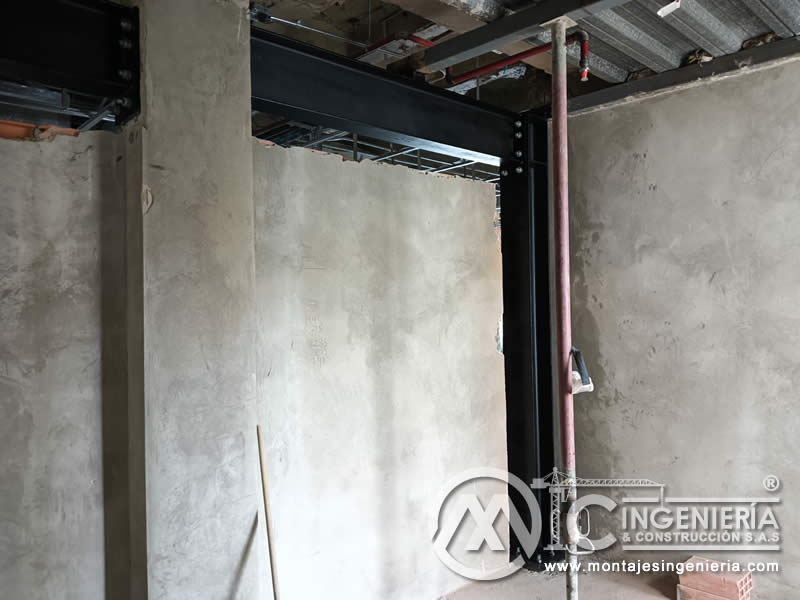 Fijación de Pórticos Metálicos a estructura exixstente del Hotel Tequendama en Bogotá, Colombia. Montajes, Ingeniería y Construcción. MIC SAS.