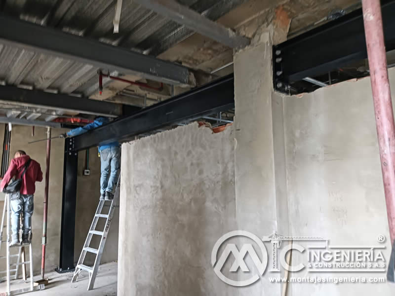 Fijación de Pórticos Metálicos a estructura exixstente del Hotel Tequendama en Bogotá, Colombia. Montajes, Ingeniería y Construcción. MIC SAS.