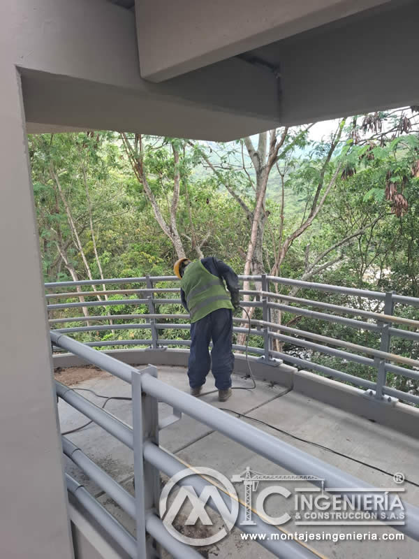 Técnicas de soldadura precisas en la construcción de puentes peatonales en Bogotá, Colombia. Montajes, Ingeniería y Construcción. MIC SAS. Técnicas de soldadura precisas en la construcción de puentes peatonales en Bogotá, Colombia. Montajes, Ingeniería y Construcción. MIC SAS.