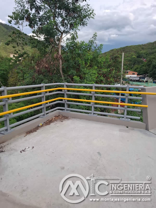 Diseño innovador y estético de puentes peatonales con estructura metálica en Bogotá, Colombia. Montajes, Ingeniería y Construcción. MIC SAS. Diseño innovador y estético de puentes peatonales con estructura metálica en Bogotá, Colombia. Montajes, Ingeniería y Construcción. MIC SAS.
