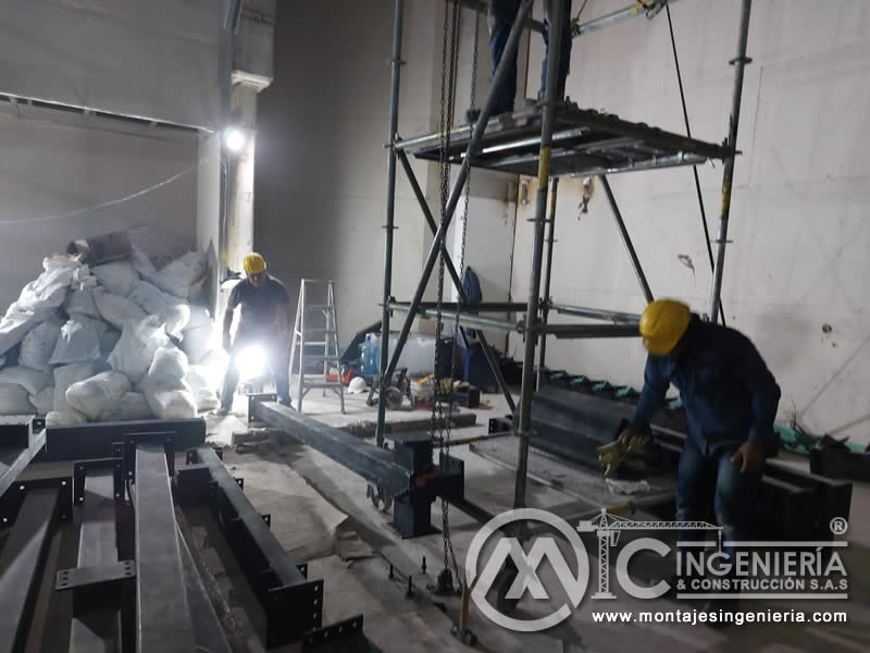 Diseño y fabricación de mezzanines metálicos con escalera y pasarela metálica en Bogotá, Colombia. Montajes, Ingeniería y Construcción. MIC SAS. Diseño y fabricación de mezzanines metálicos con escalera y pasarela metálica en Bogotá, Colombia. Montajes, Ingeniería y Construcción. MIC SAS.