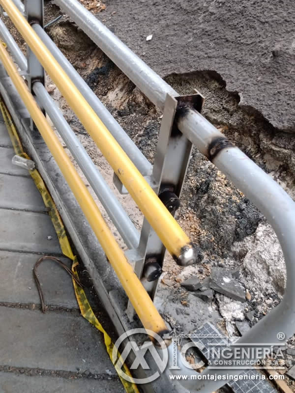 Barandas metálicas para puentes peatonales garantía de seguridad en Bogotá, Colombia. Montajes, Ingeniería y Construcción. MIC SAS. Barandas metálicas para puentes peatonales garantía de seguridad en Bogotá, Colombia. Montajes, Ingeniería y Construcción. MIC SAS.