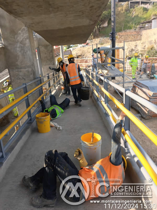 Fabricación de puentes peatonales metálicos con los más altos estándares en Bogotá, Colombia. Montajes, Ingeniería y Construcción. MIC SAS. Fabricación de puentes peatonales metálicos con los más altos estándares en Bogotá, Colombia. Montajes, Ingeniería y Construcción. MIC SAS.