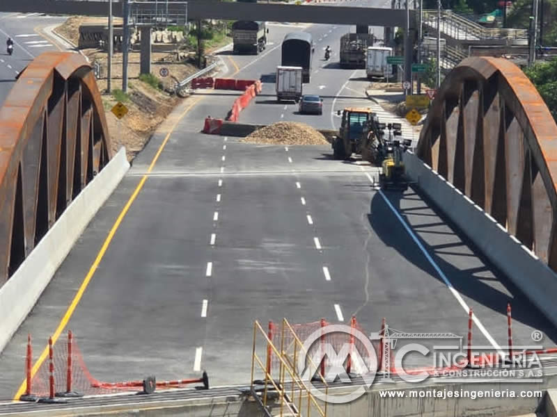 Fabricación de puentes peatonales metálicos con los más altos estándares en Bogotá, Colombia. Montajes, Ingeniería y Construcción. MIC SAS. Fabricación de puentes peatonales metálicos con los más altos estándares en Bogotá, Colombia. Montajes, Ingeniería y Construcción. MIC SAS.