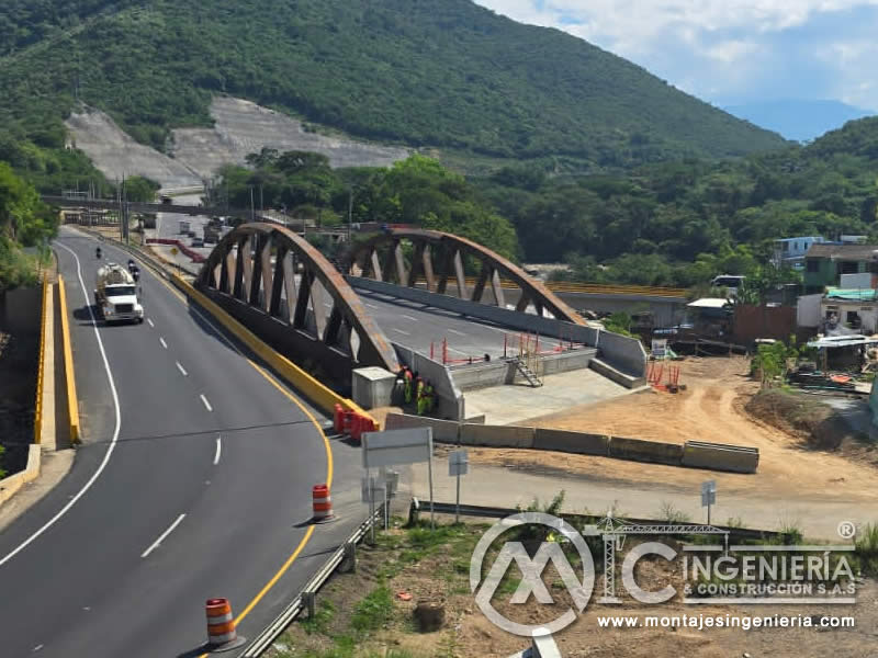 Fabricación de puentes peatonales metálicos con los más altos estándares en Bogotá, Colombia. Montajes, Ingeniería y Construcción. MIC SAS. Fabricación de puentes peatonales metálicos con los más altos estándares en Bogotá, Colombia. Montajes, Ingeniería y Construcción. MIC SAS.