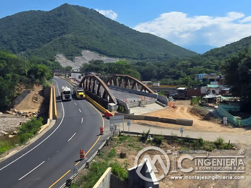 Fabricación de puentes peatonales metálicos con los más altos estándares en Bogotá, Colombia. Montajes, Ingeniería y Construcción. MIC SAS. Fabricación de puentes peatonales metálicos con los más altos estándares en Bogotá, Colombia. Montajes, Ingeniería y Construcción. MIC SAS.
