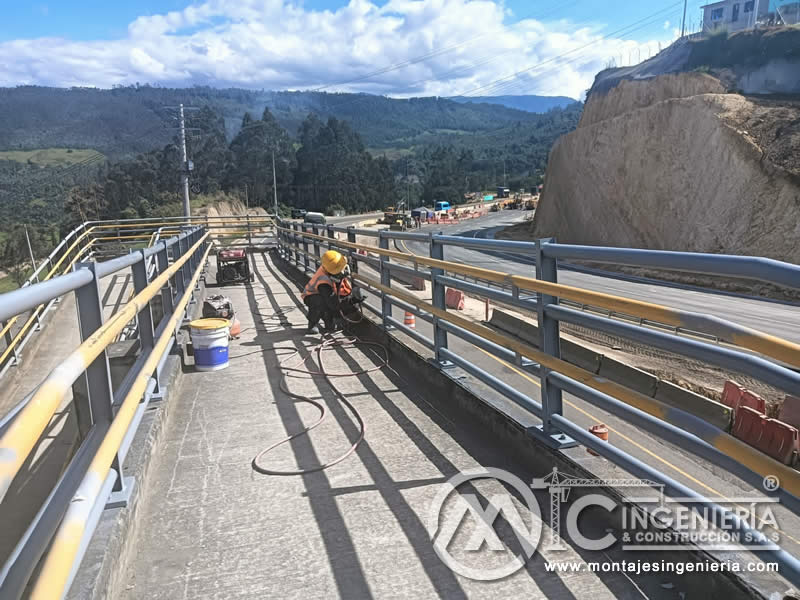 Puentes peatonales con estructura de acero, máxima resistencia en Bogotá, Colombia. Montajes, Ingeniería y Construcción. MIC SAS. Puentes peatonales con estructura de acero, máxima resistencia en Bogotá, Colombia. Montajes, Ingeniería y Construcción. MIC SAS.