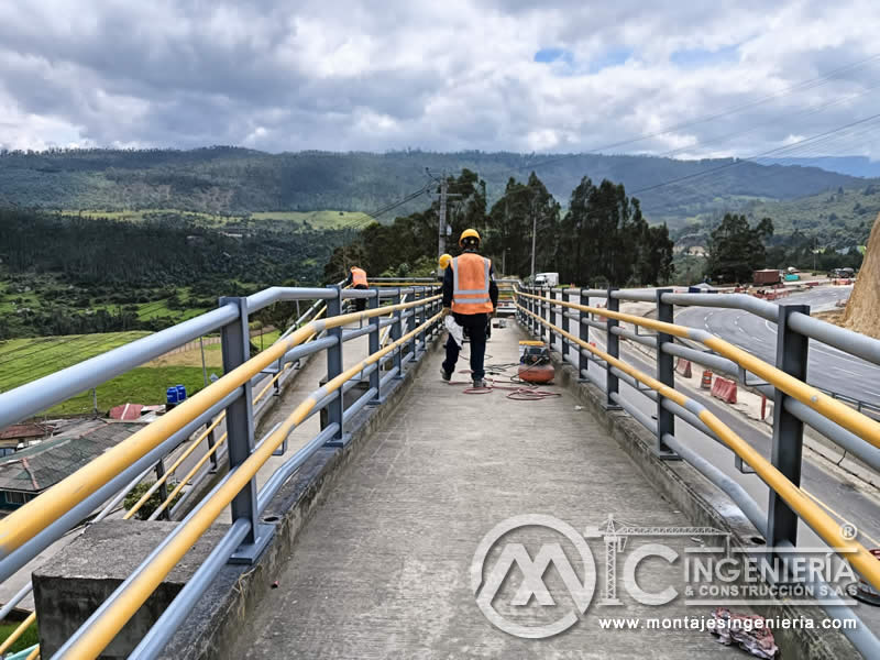 Puentes peatonales con estructura de acero, máxima resistencia en Bogotá, Colombia. Montajes, Ingeniería y Construcción. MIC SAS. Puentes peatonales con estructura de acero, máxima resistencia en Bogotá, Colombia. Montajes, Ingeniería y Construcción. MIC SAS.