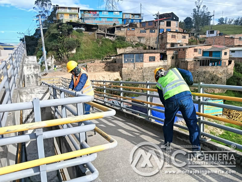 Puentes peatonales con estructura de acero, máxima resistencia en Bogotá, Colombia. Montajes, Ingeniería y Construcción. MIC SAS. Puentes peatonales con estructura de acero, máxima resistencia en Bogotá, Colombia. Montajes, Ingeniería y Construcción. MIC SAS.