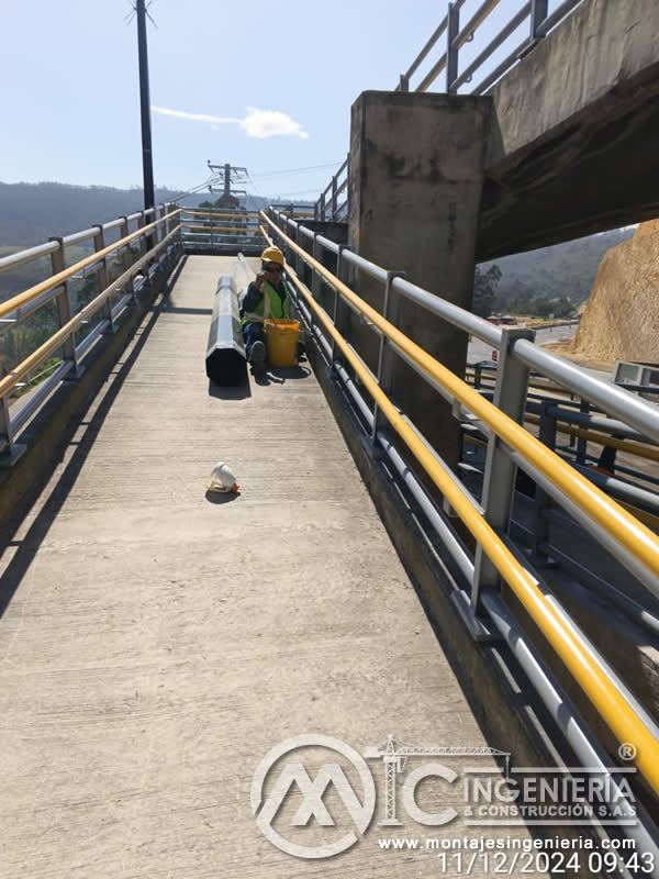 Puentes peatonales con estructura de acero, máxima resistencia en Bogotá, Colombia. Montajes, Ingeniería y Construcción. MIC SAS. Puentes peatonales con estructura de acero, máxima resistencia en Bogotá, Colombia. Montajes, Ingeniería y Construcción. MIC SAS.