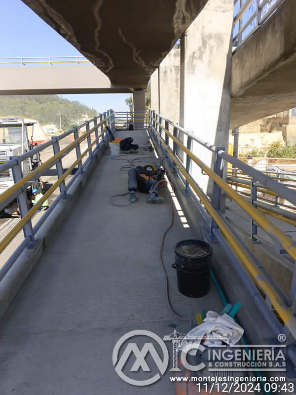 Puentes peatonales con estructura de acero, máxima resistencia en Bogotá, Colombia. Montajes, Ingeniería y Construcción. MIC SAS. Puentes peatonales con estructura de acero, máxima resistencia en Bogotá, Colombia. Montajes, Ingeniería y Construcción. MIC SAS.
