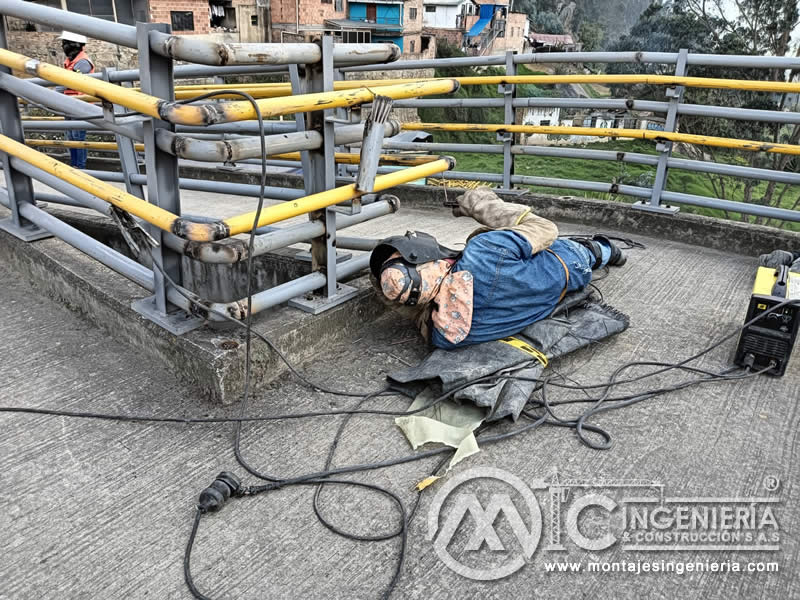 Puentes peatonales estructurales metálicos, soluciones a la medida para Bogotá, Colombia. Montajes, Ingeniería y Construcción. MIC SAS. Puentes peatonales estructurales metálicos, soluciones a la medida para Bogotá, Colombia. Montajes, Ingeniería y Construcción. MIC SAS.