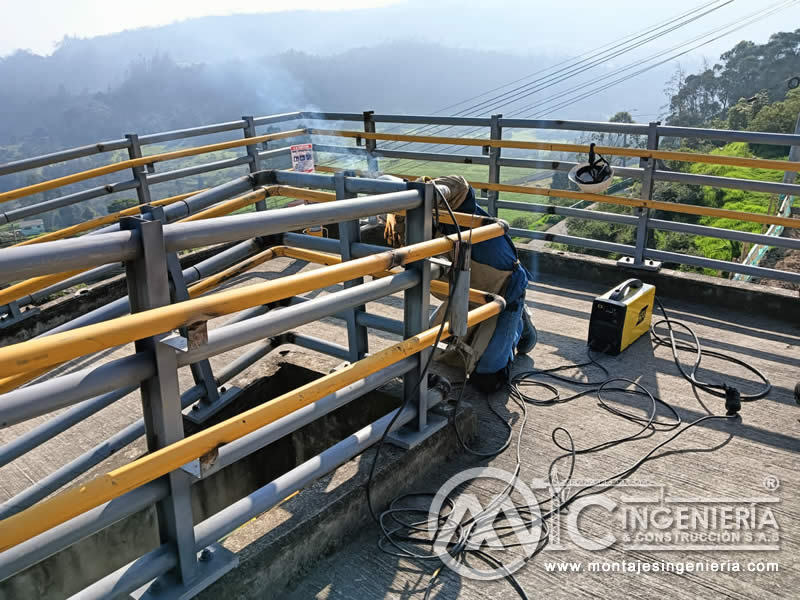 Puentes peatonales estructurales metálicos, soluciones a la medida para Bogotá, Colombia. Montajes, Ingeniería y Construcción. MIC SAS. Puentes peatonales estructurales metálicos, soluciones a la medida para Bogotá, Colombia. Montajes, Ingeniería y Construcción. MIC SAS.