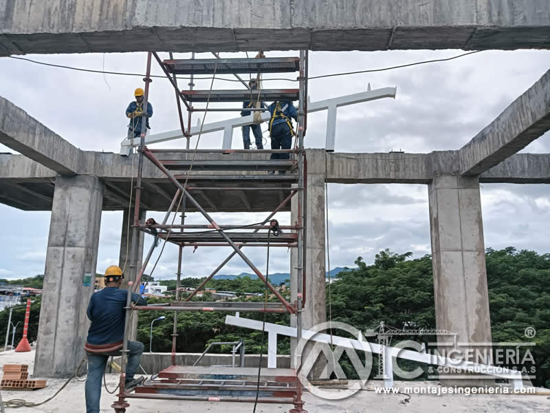 Construcción de Estructura Metálica en la Parte Superior de Edificio en Juzgados de Girardot en Cundinamarca, Colombia. Montajes, Ingeniería y Construcción. MIC SAS. Construcción de Estructura Metálica en la Parte Superior de Edificio en Juzgados de Girardot en Cundinamarca, Colombia. Montajes, Ingeniería y Construcción. MIC SAS.