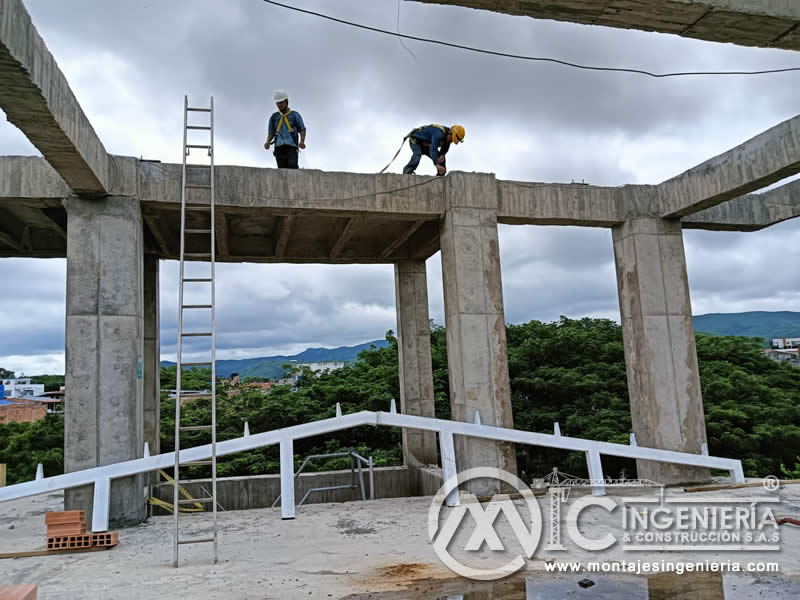 Construcción de Estructura Metálica en la Parte Superior de Edificio en Juzgados de Girardot en Cundinamarca, Colombia. Montajes, Ingeniería y Construcción. MIC SAS. Construcción de Estructura Metálica en la Parte Superior de Edificio en Juzgados de Girardot en Cundinamarca, Colombia. Montajes, Ingeniería y Construcción. MIC SAS.
