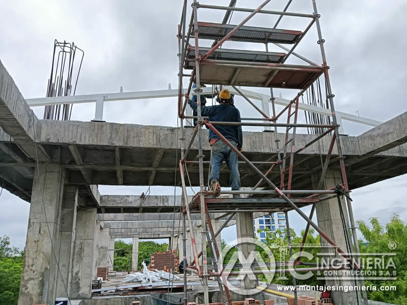 Construcción de Estructura Metálica en la Parte Superior de Edificio en Juzgados de Girardot en Cundinamarca, Colombia. Montajes, Ingeniería y Construcción. MIC SAS. Construcción de Estructura Metálica en la Parte Superior de Edificio en Juzgados de Girardot en Cundinamarca, Colombia. Montajes, Ingeniería y Construcción. MIC SAS.