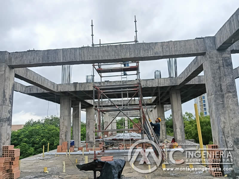 Edificio en Construcción en Girardot con Estructura Metálica para Cubiertas y Techos. Montajes, Ingeniería y Construcción. MIC SAS. Edificio en Construcción en Girardot con Estructura Metálica para Cubiertas y Techos. Montajes, Ingeniería y Construcción. MIC SAS.