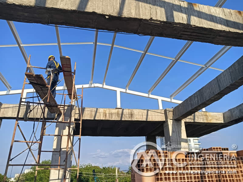 Construcción de Estructura Metálica para Cubierta de Edificio de los Juzgados en Girardot, Cundinamarca. Colombia. Montajes, Ingeniería y Construcción. MIC SAS. Construcción de Estructura Metálica para Cubierta de Edificio de los Juzgados en Girardot, Cundinamarca. Colombia. Montajes, Ingeniería y Construcción. MIC SAS.