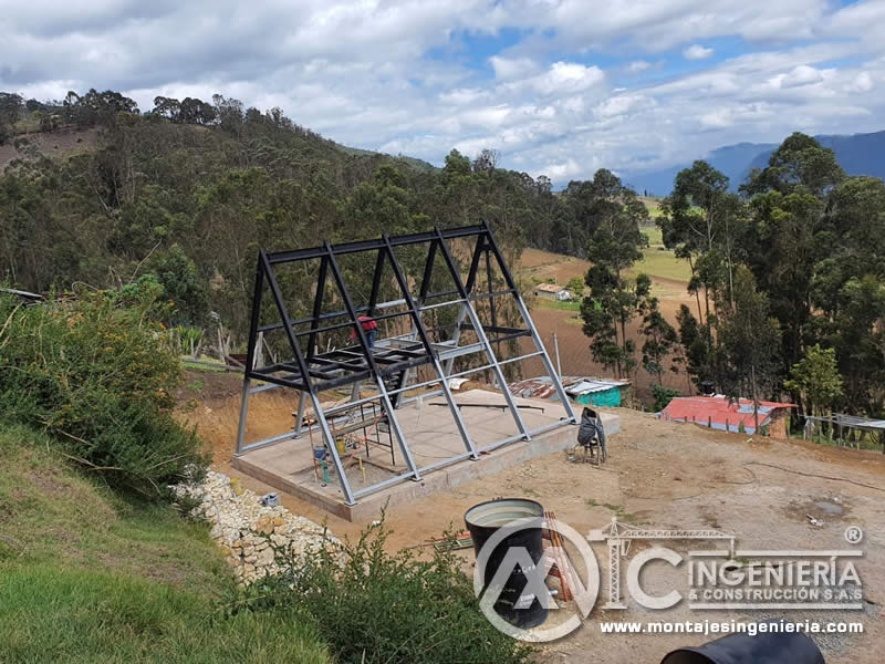Estructura piramidal metálica para construcción residencial en acero en Bogotá, Colombia. Montajes, Ingeniería y Construcción. MIC SAS