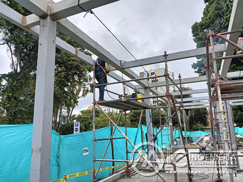 Instalación de los Principales Elementos de Acero en Estructura Metálica para la Ampliación de Uniagraria en Bogotá, Colombia. Montajes, Ingeniería y Construcción. MIC SAS. Instalación de los Principales Elementos de Acero en Estructura Metálica para la Ampliación de Uniagraria en Bogotá, Colombia. Montajes, Ingeniería y Construcción. MIC SAS.
