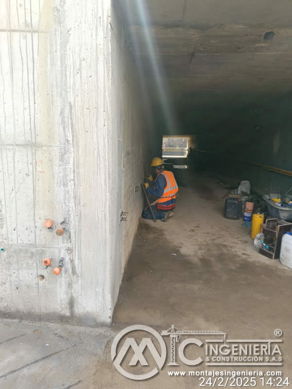 Trabajos Especializados para el Ensamble de Componentes Metálicos en Puentes Peatoneales en Bogotá, Colombia. Montajes, Ingeniería y Construcción. MIC SAS. Trabajos Especializados para el Ensamble de Componentes Metálicos en Puentes Peatoneales en Bogotá, Colombia. Montajes, Ingeniería y Construcción. MIC SAS.