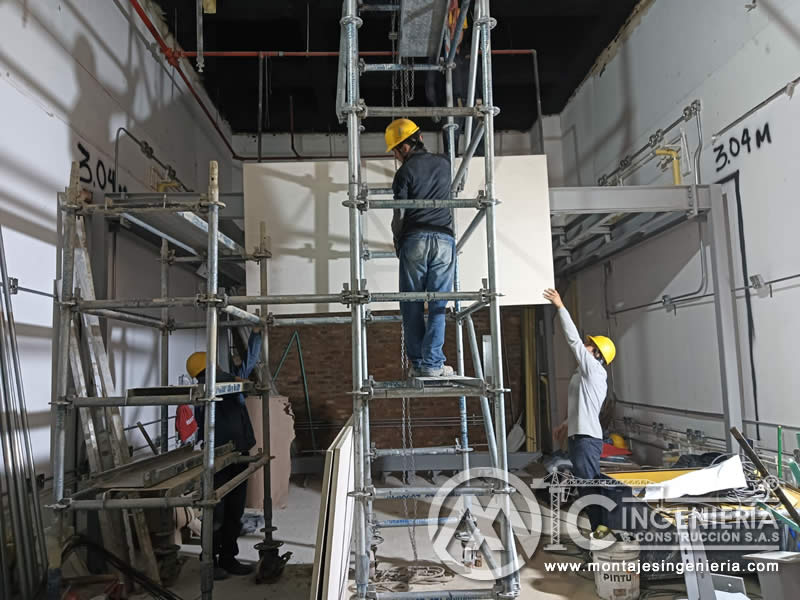 Diseño estructural e ingeniería para la construcción de mezzanine en centro comercial en Bogotá, Colombia. Montajes, Ingeniería y Construcción. MIC SAS.