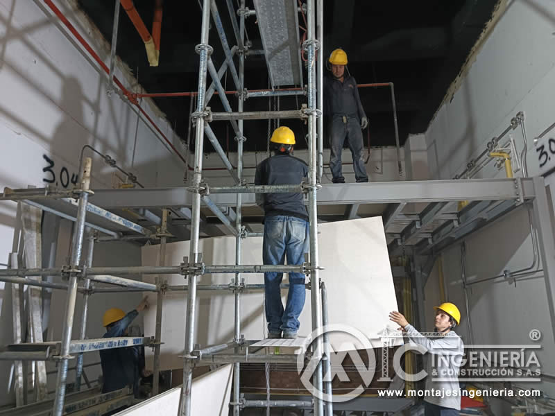 Diseño estructural e ingeniería para la construcción de mezzanine en centro comercial en Bogotá, Colombia. Montajes, Ingeniería y Construcción. MIC SAS.