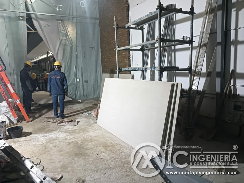 Diseño estructural e ingeniería para la construcción de mezzanine en centro comercial en Bogotá, Colombia. Montajes, Ingeniería y Construcción. MIC SAS.