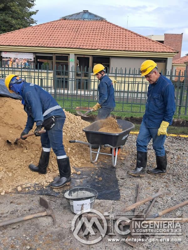 Soluciones en pérgolas metálicas modernas para colegios en Bogotá, Colombia. Montajes, Ingeniería y Construcción. MIC SAS.