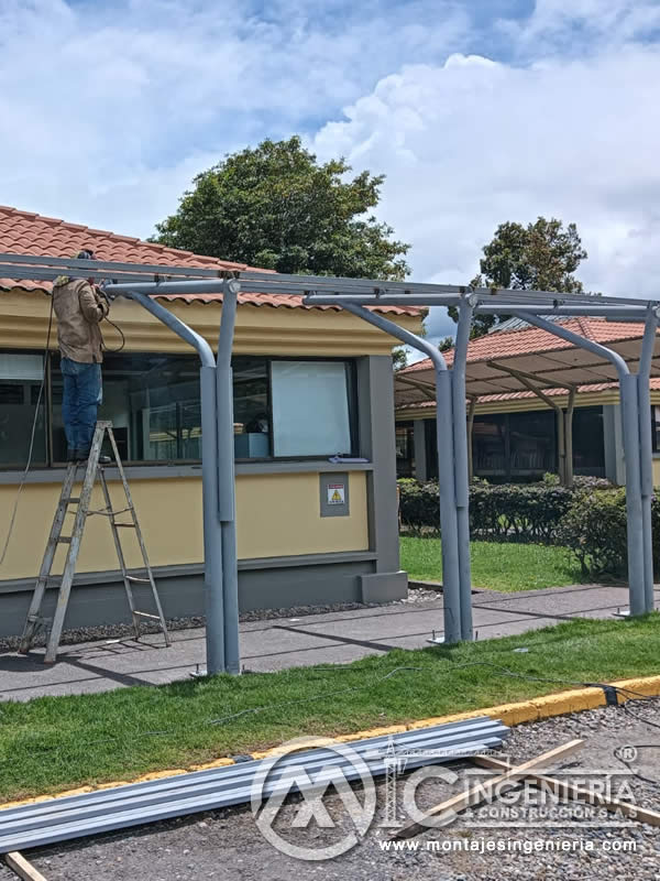 Estructuras metálicas para la construcción de pérgolas en colegios en Bogotá, Colombia. Montajes, Ingeniería y Construcción. MIC SAS.