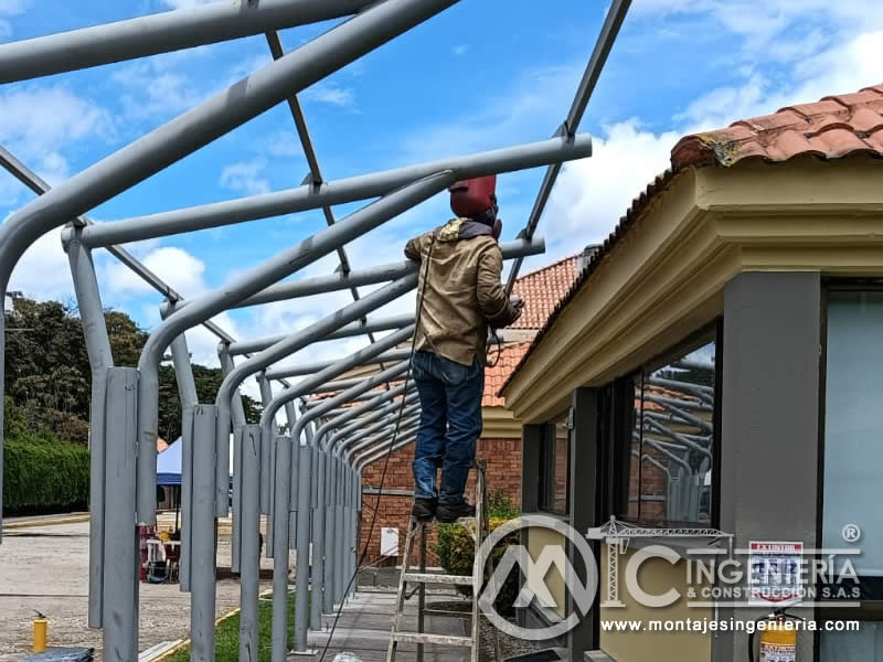 Fabricación y montaje estructural metálico para la construcción de pérgolas en Bogotá, Colombia. Montajes, Ingeniería y Construcción. MIC SAS.