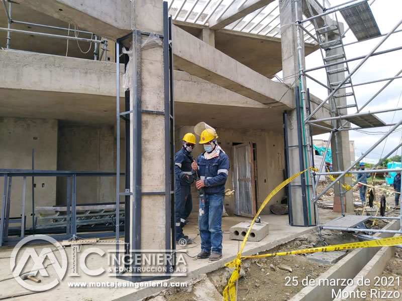 Estructura metálica para edificio en Club Residencial Monte Rizzo en Bogotá, Colombia. Montajes, Ingeniería y Construcción. MIC SAS.